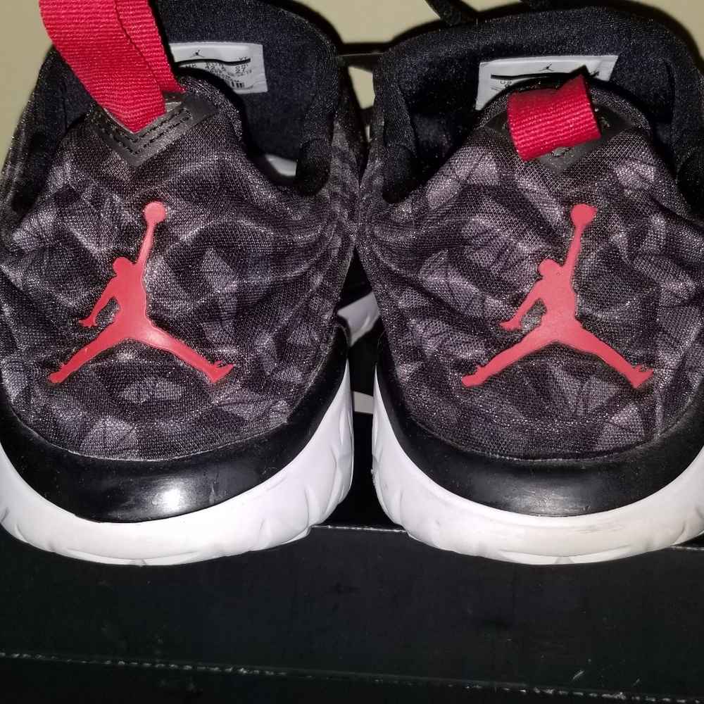 Sneakers - Picture 3 of 5